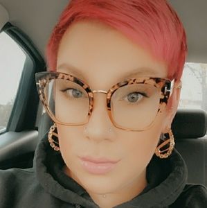 Meet your Posher, Robin